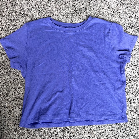 Hollister Cropped Tee - Picture 1 of 3